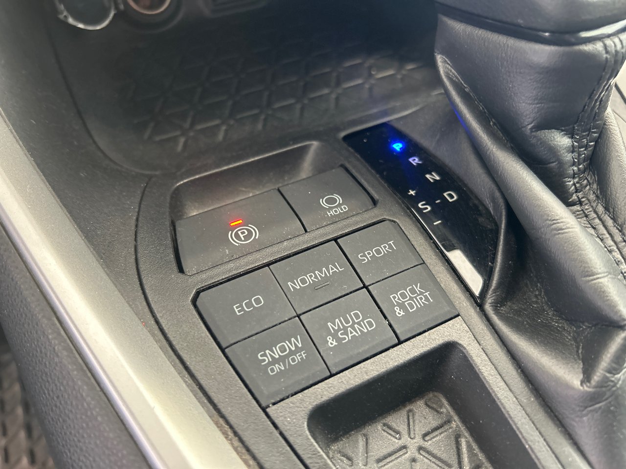 Toyota RAV4 LE 2019-23