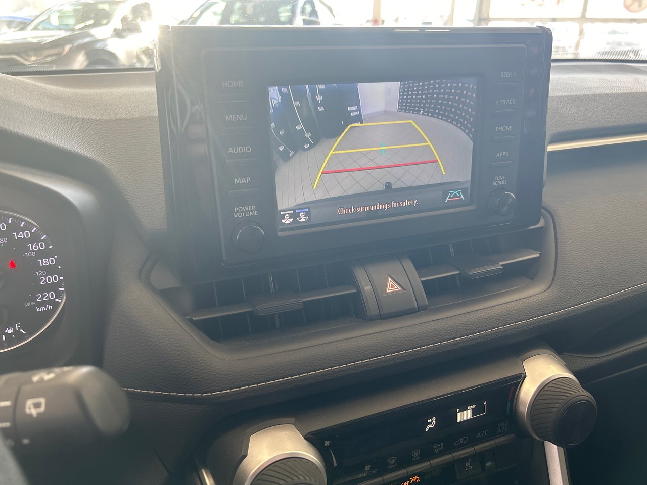 Toyota RAV4 LE 2019-17