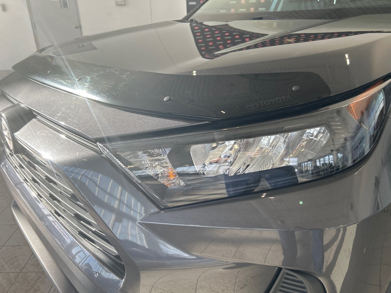 Toyota RAV4 LE 2019-10