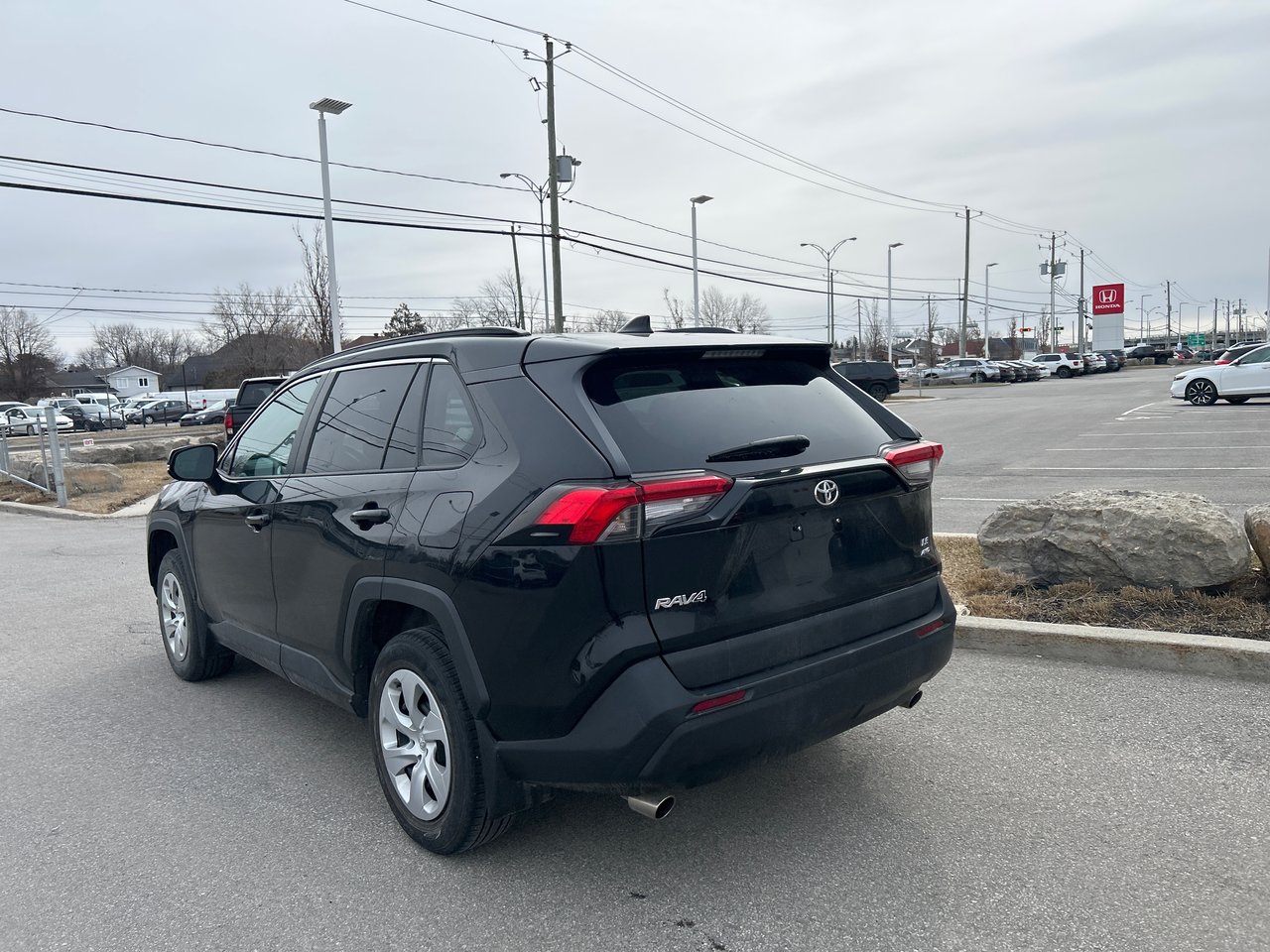 Toyota RAV4 LE 2021-6