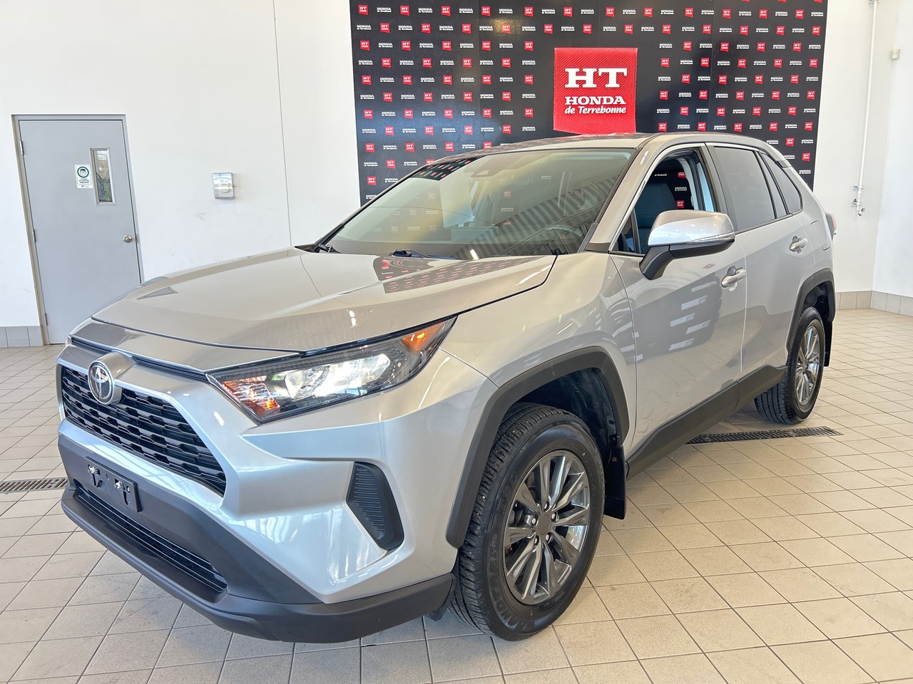 Toyota RAV4 LE 2022-0