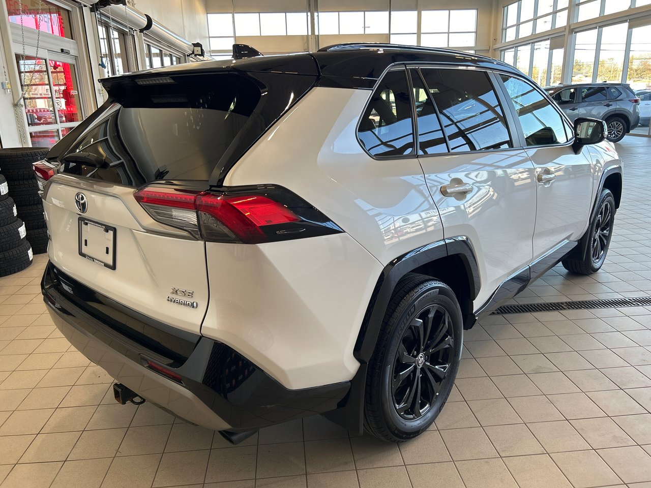 Toyota RAV4 Hybrid XSE 2023-3