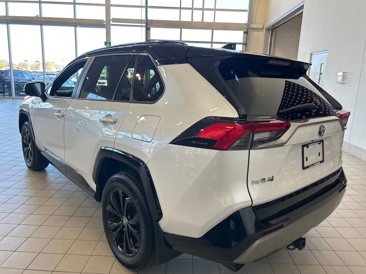 Toyota RAV4 Hybrid XSE 2023-7