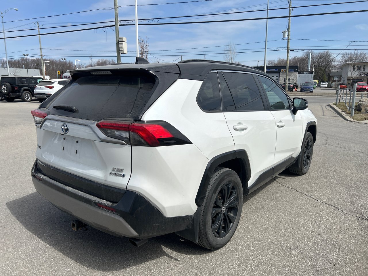 Toyota RAV4 Hybrid XSE 2023-4