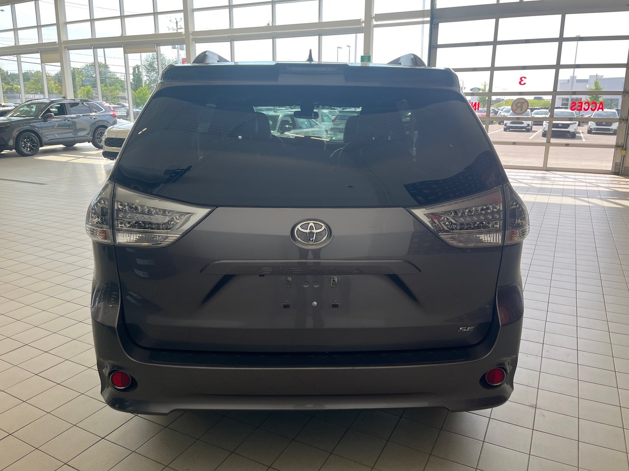 2019 Toyota Sienna SE-7