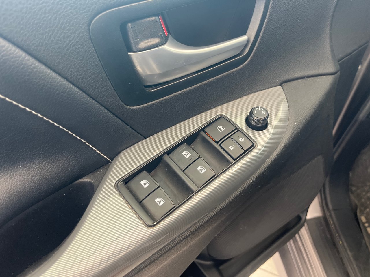 2019 Toyota Sienna SE-14