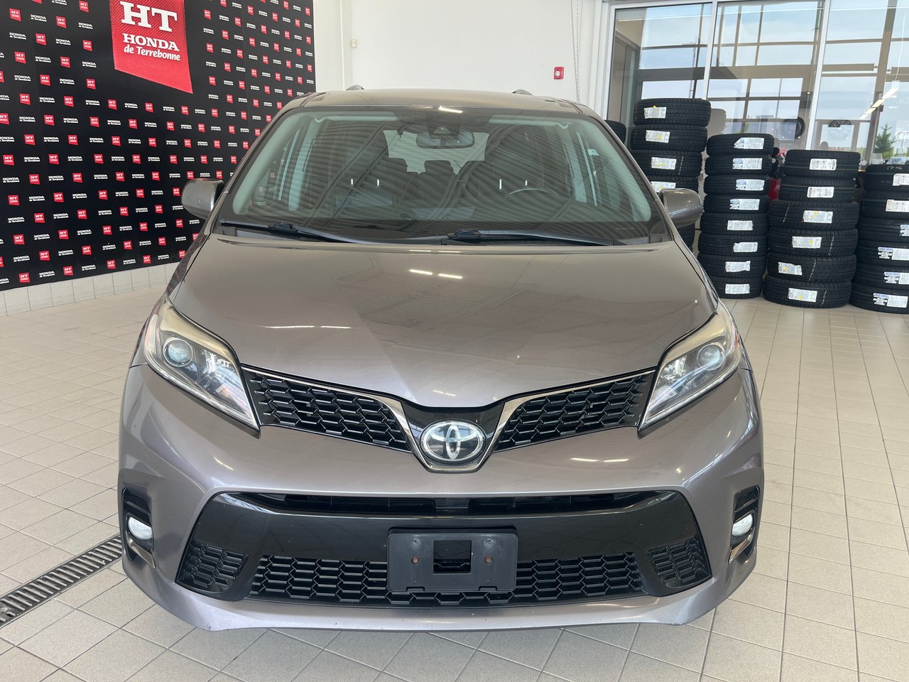 2019 Toyota Sienna SE-2