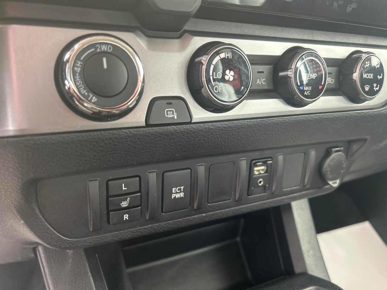 2018 Toyota Tacoma SR5-20