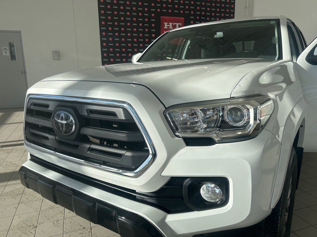 2018 Toyota Tacoma SR5-16