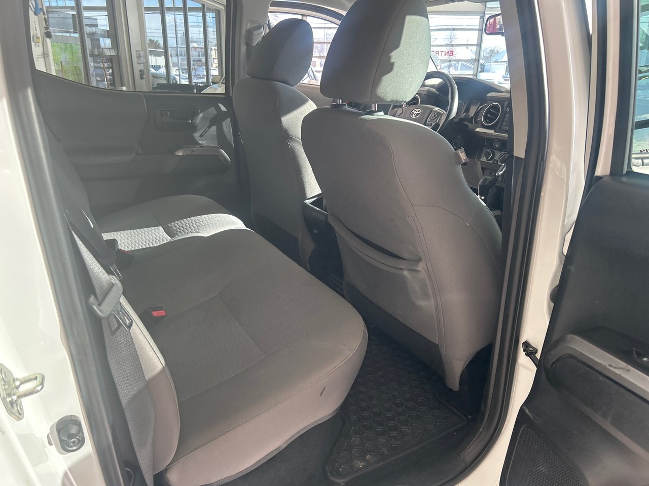 2018 Toyota Tacoma SR5-11