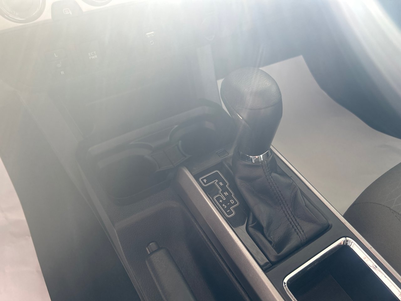 2018 Toyota Tacoma SR5-19