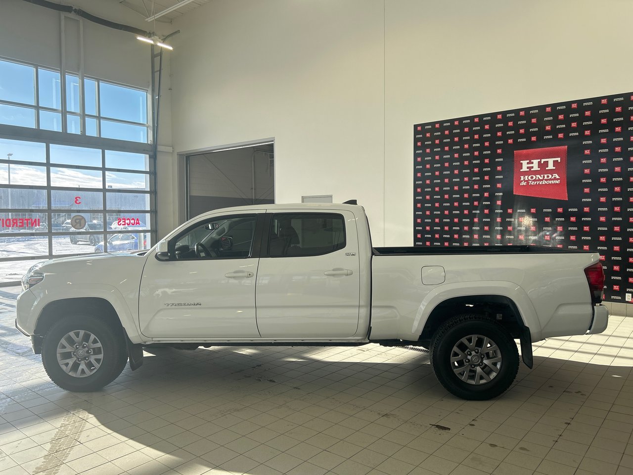 2018 Toyota Tacoma SR5-8