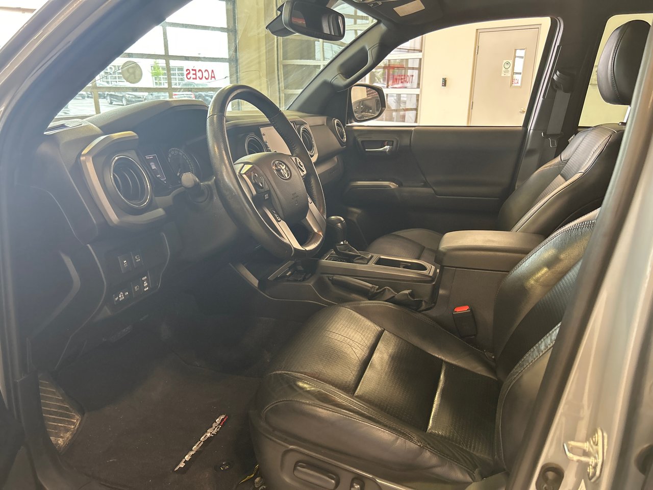 Toyota Tacoma TRD Off road premium 2021-17