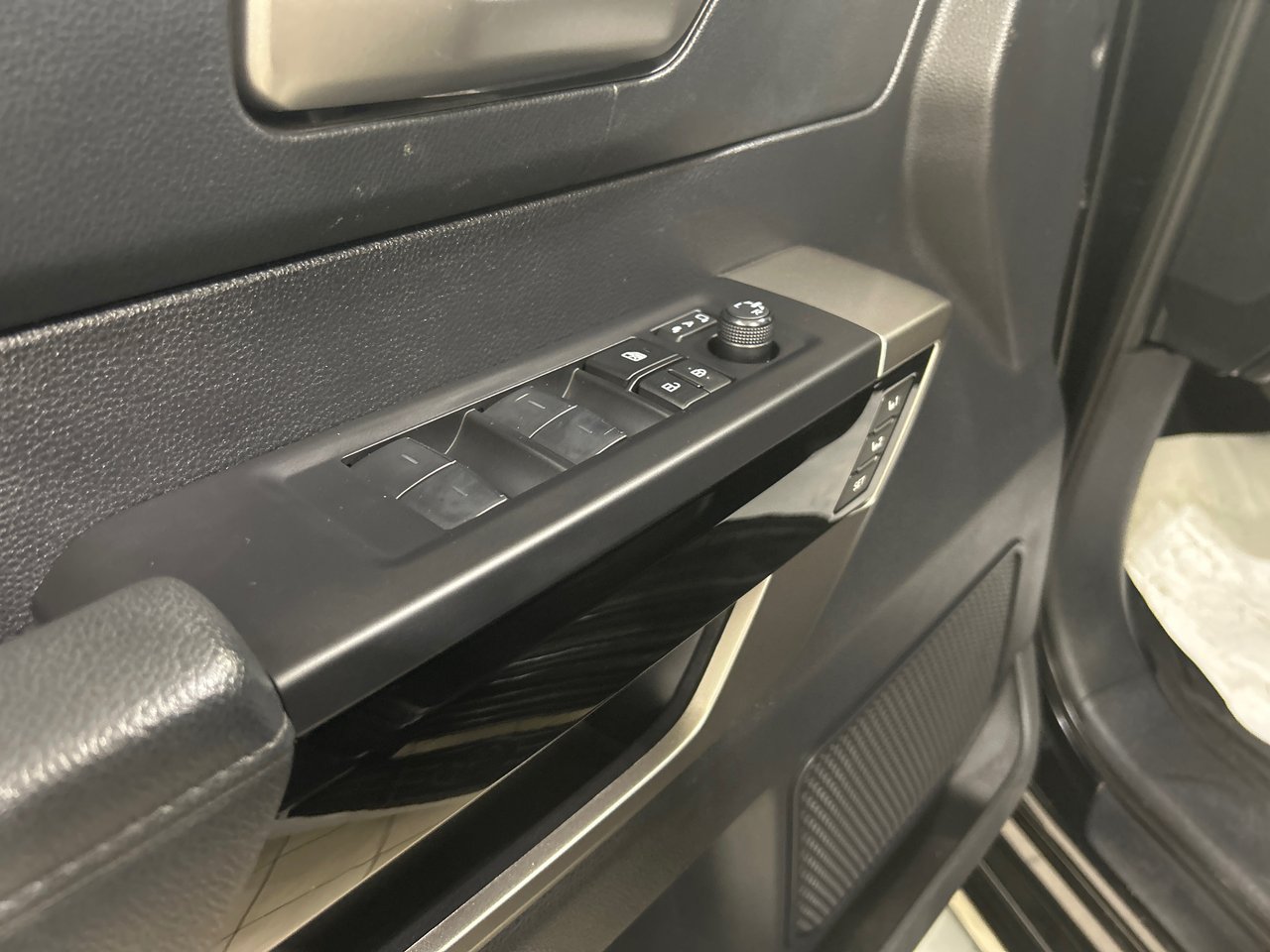 2023 Toyota Tundra Limited-28