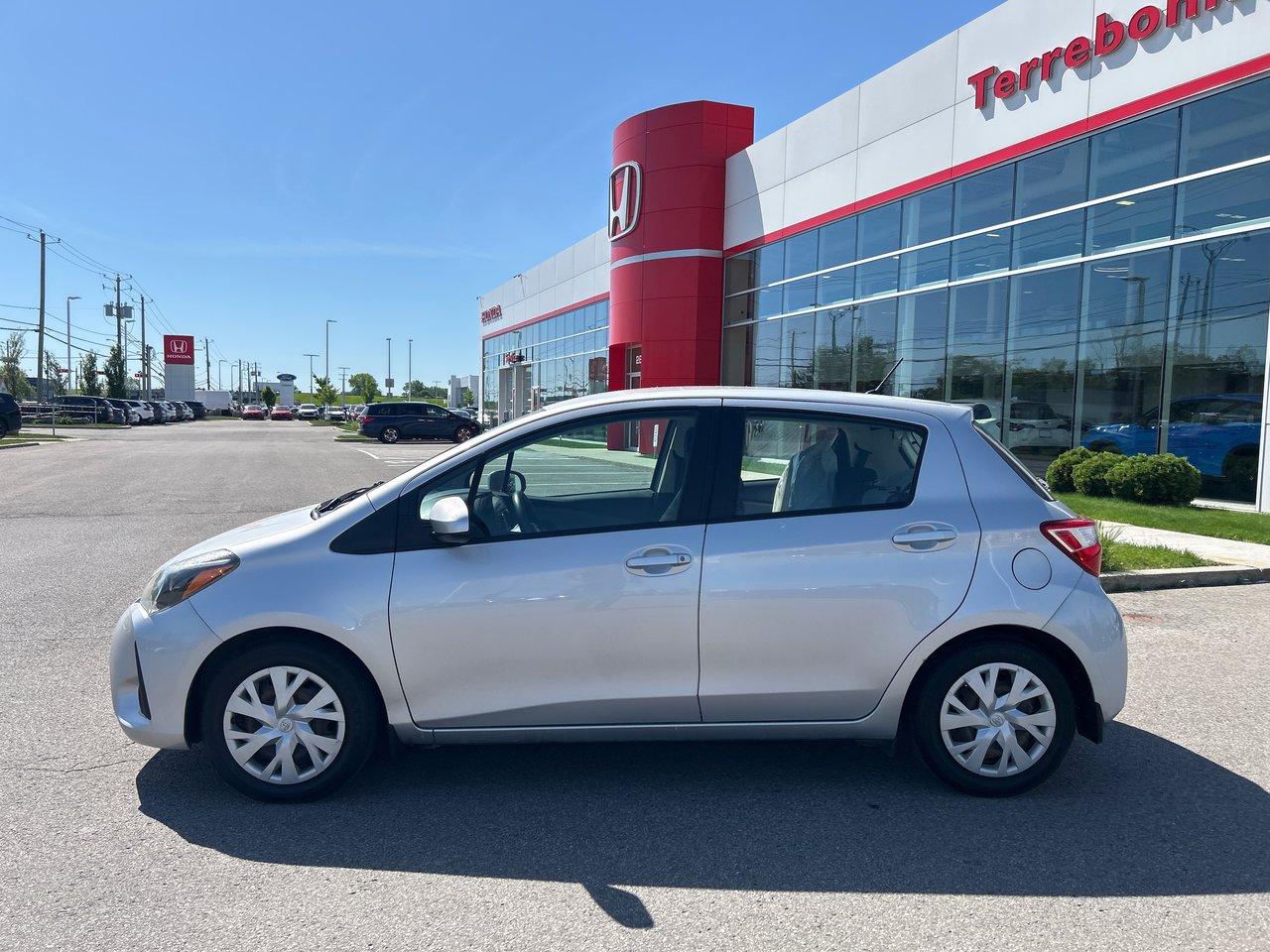 2018 Toyota Yaris Hatchback LE-1