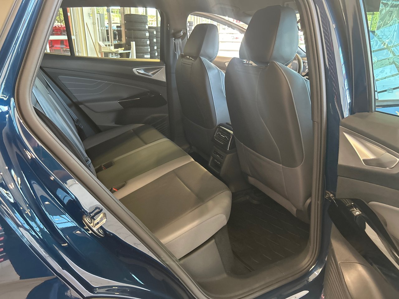 2023 Volkswagen ID.4 Pro S-11