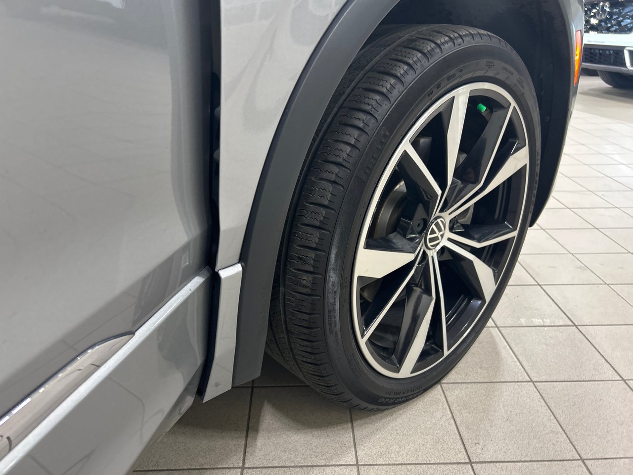 Volkswagen Tiguan Highline R-Line 2022-19