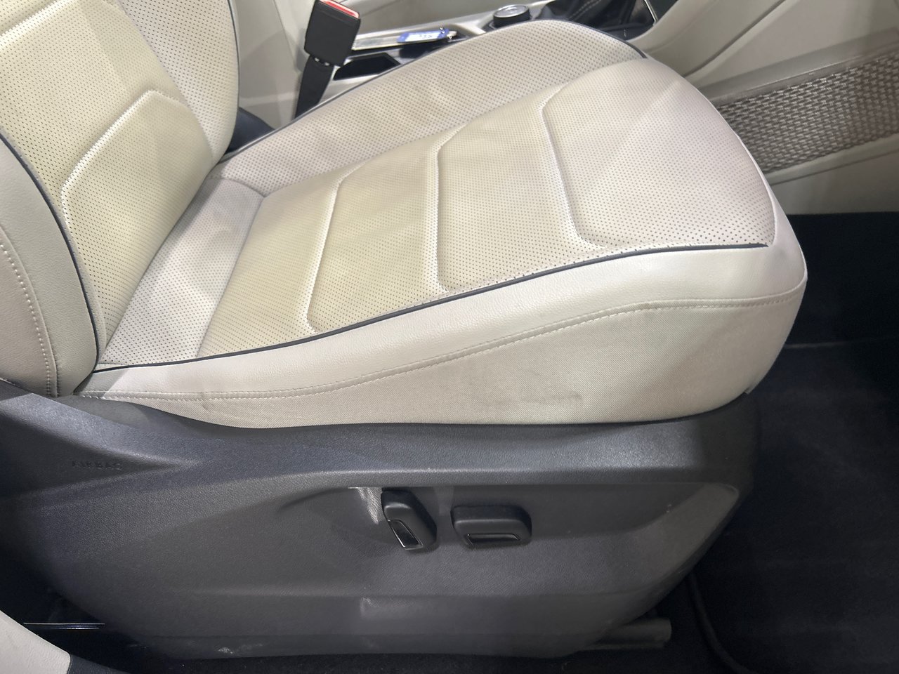 Volkswagen Tiguan Highline R-Line 2022-17