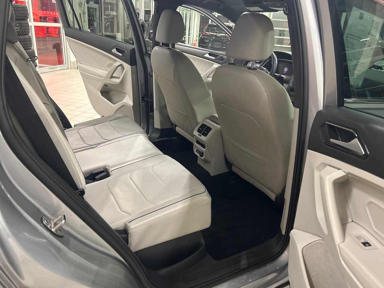 Volkswagen Tiguan Highline R-Line 2022-14