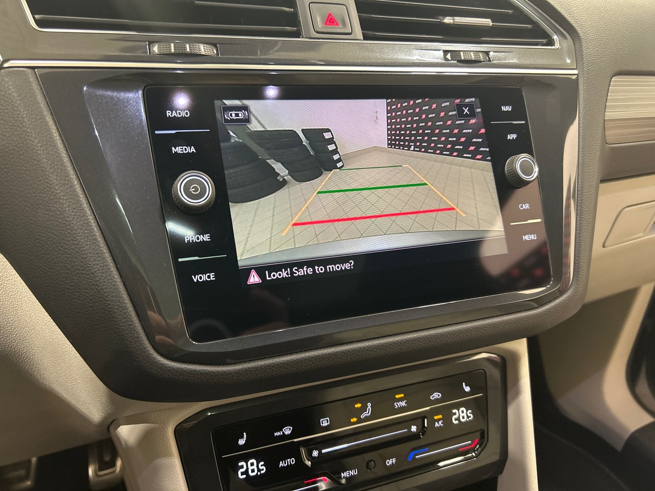 Volkswagen Tiguan Highline R-Line 2022-29