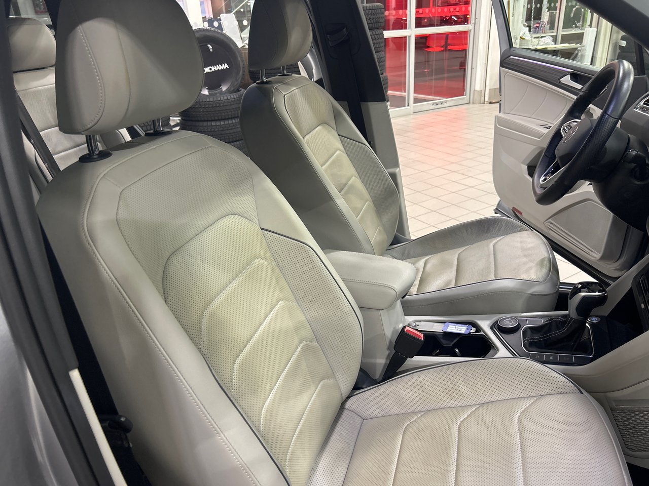 Volkswagen Tiguan Highline R-Line 2022-18