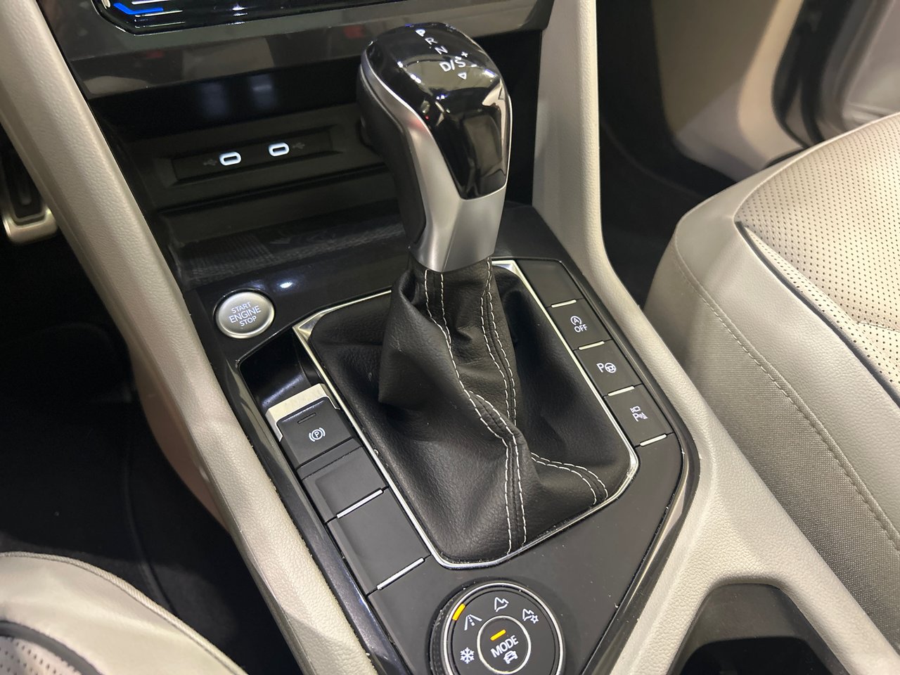 Volkswagen Tiguan Highline R-Line 2022-28