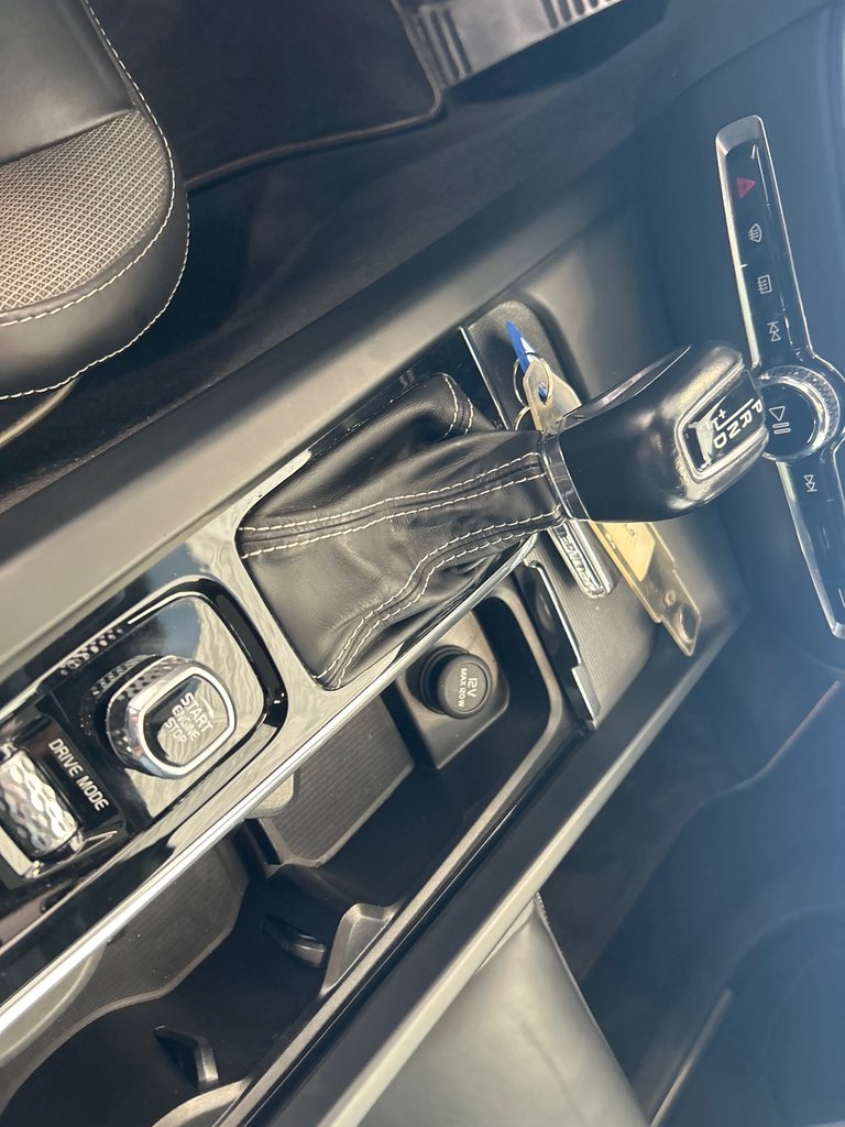 Volvo S60 R-Design 2019-14