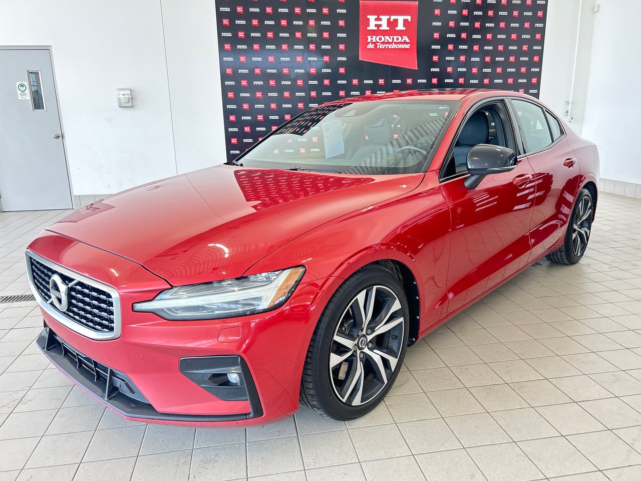 2019 Volvo S60 T6 R-Design AWD