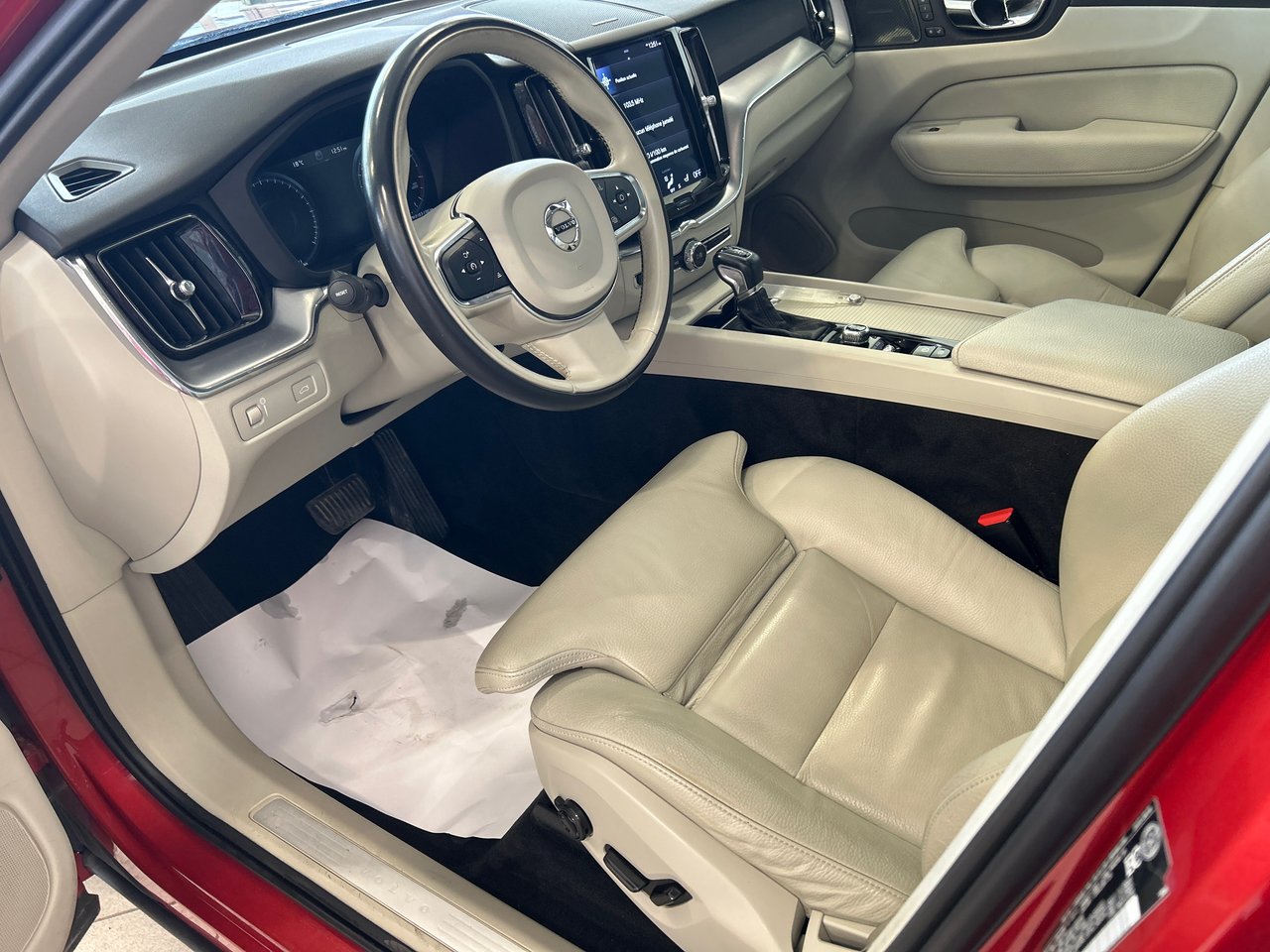Volvo XC60 Momentum 2020-19