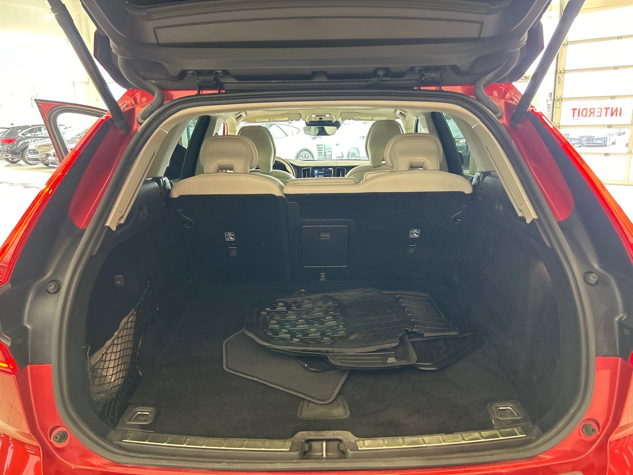 Volvo XC60 Momentum 2020-9