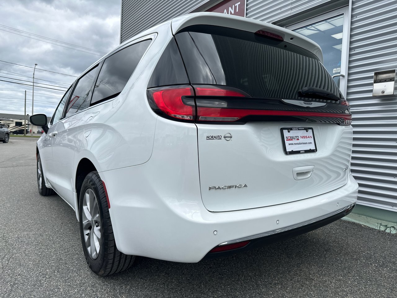 Chrysler Pacifica 2023