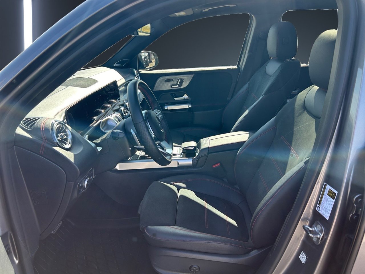 Mercedes-Benz EQB350 4MATIC SUV 2023