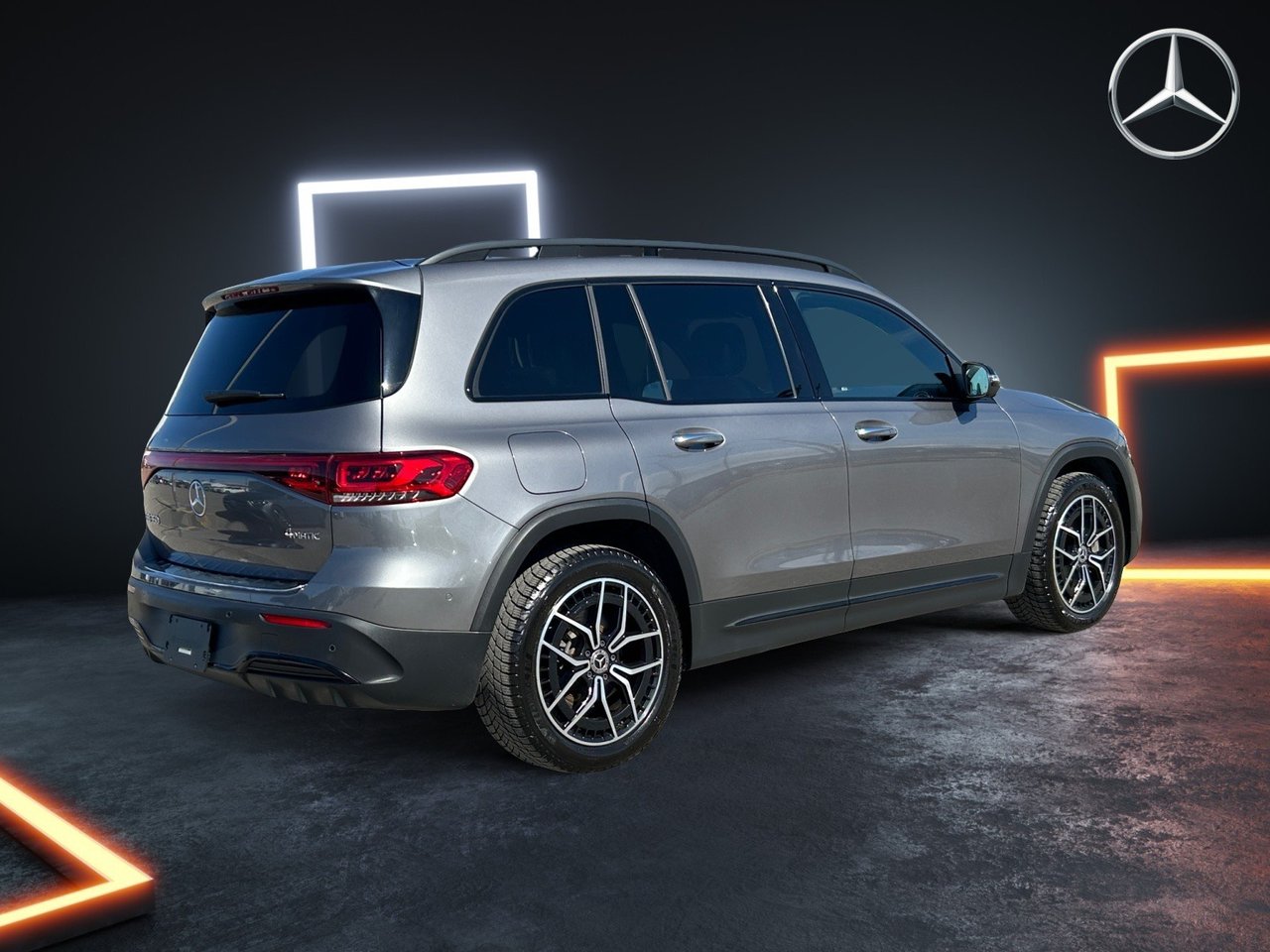 Mercedes-Benz EQB350 4MATIC SUV 2023