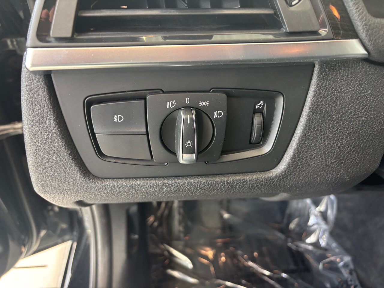 BMW 3 Series 320i xDrive INTERIEUR DE CUIR TOIT OUVRANT 2015 FINANCEMENT FACILE