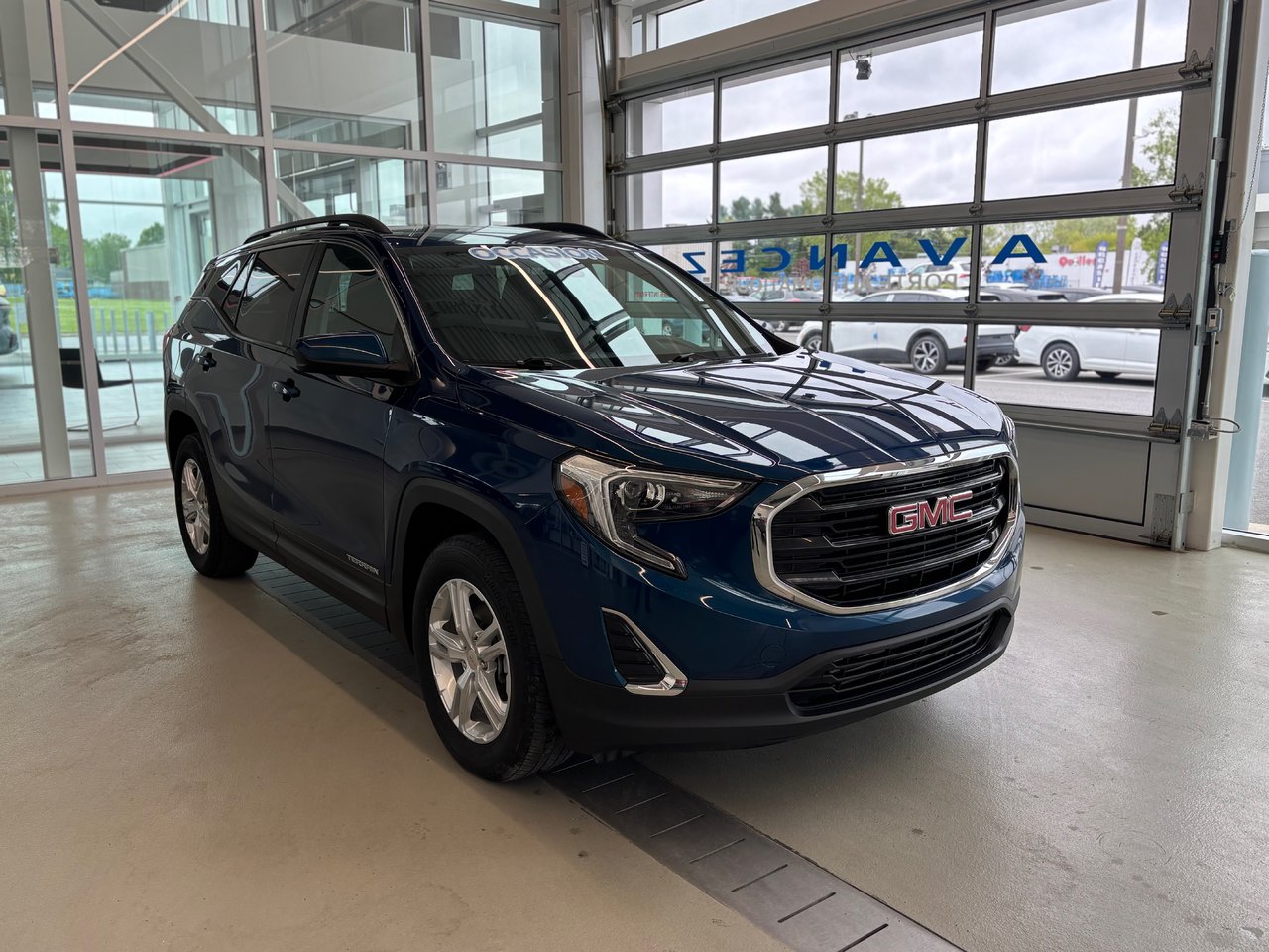 GMC Terrain SLE AWD SIEGES CHAUFFANT SUIVI DE VOIE DEMARREUR 2021 JAMAIS ACCIDENTÉ
