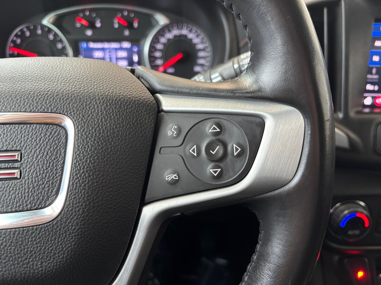 GMC Terrain SLE AWD SIEGES CHAUFFANT SUIVI DE VOIE DEMARREUR 2021 JAMAIS ACCIDENTÉ
