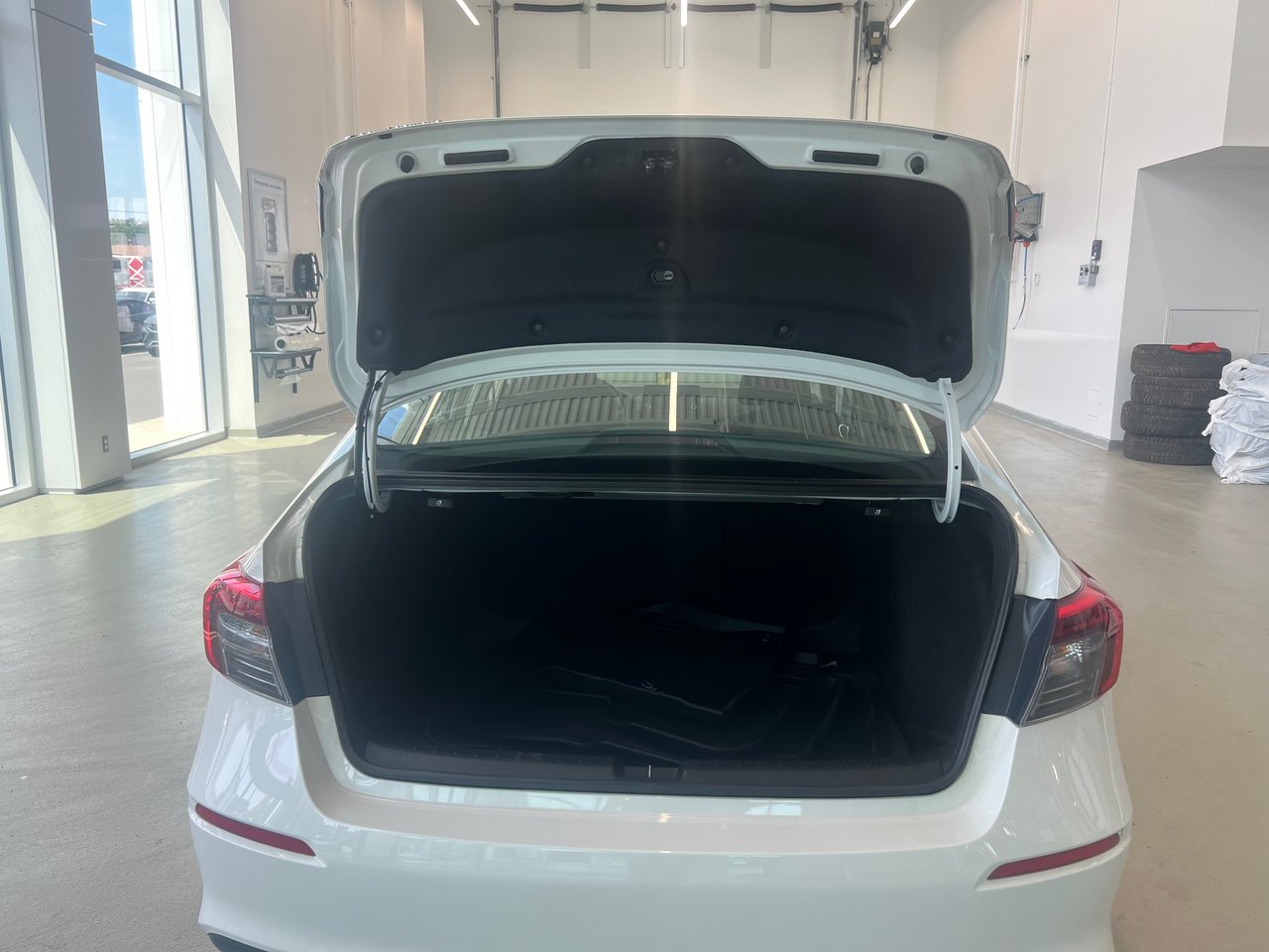Honda Civic Sedan EX TOIT OUVRANT SIEGES CHAUFFANT CARPLAY 2024 JAMAIS ACCIDENTÉ