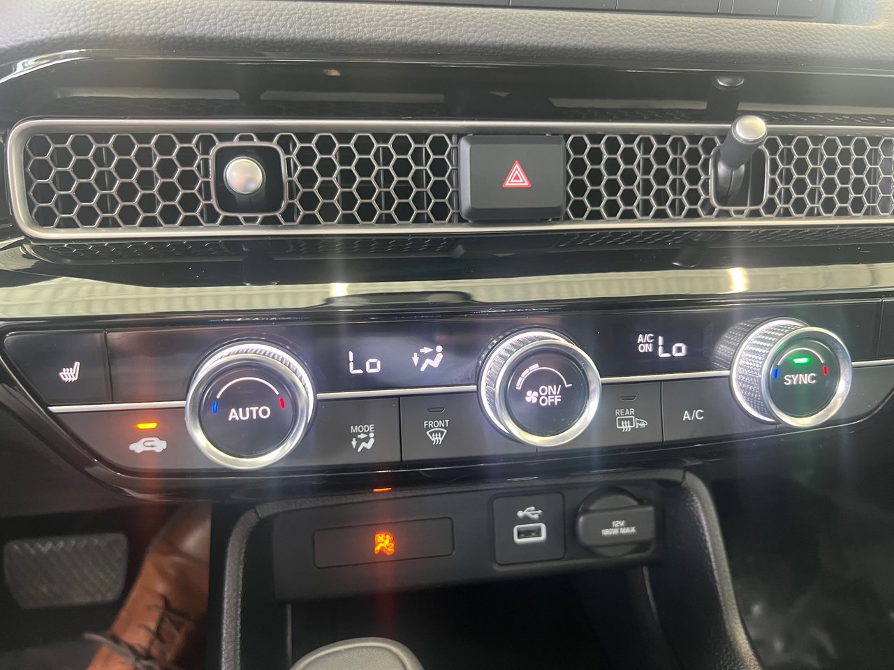 Honda Civic Sedan EX TOIT OUVRANT SIEGES CHAUFFANT CARPLAY 2024 JAMAIS ACCIDENTÉ