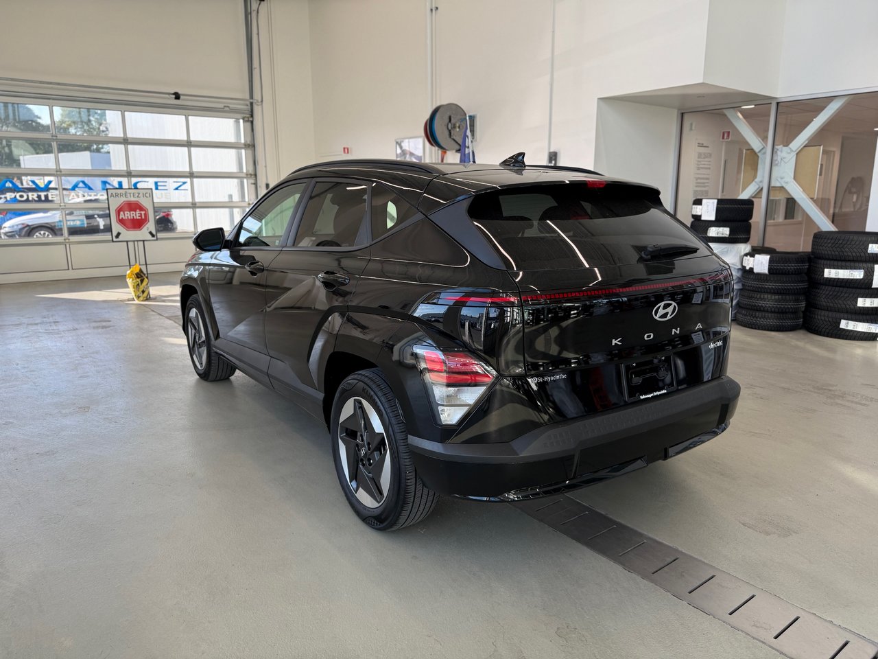 Hyundai KONA ELECTRIC Preferred JAMAIS ACCIDENTÉ 2024 FINI LES $$$ EN ESSENCE