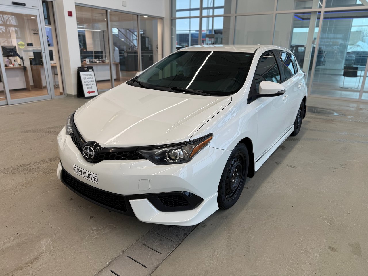 Scion iM Base 2016