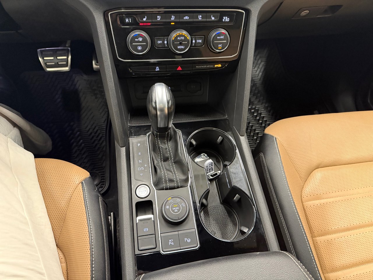 Volkswagen Atlas Cross Sport Execline INTERIEUR DE CUIR 2021 POSSIBILITÉ DE 3.99%