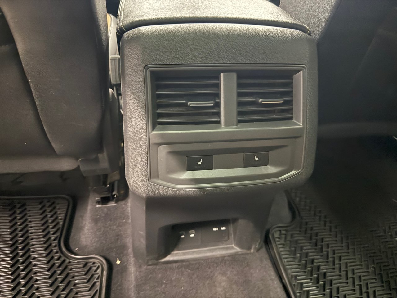 Volkswagen Atlas Cross Sport Execline INTERIEUR DE CUIR 2021 POSSIBILITÉ DE 3.99%