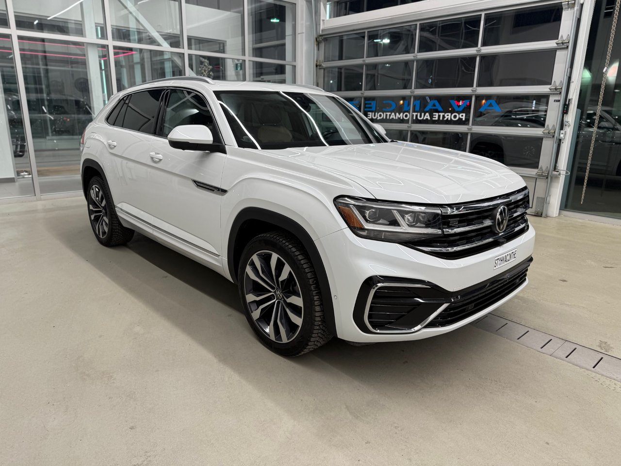 Volkswagen Atlas Cross Sport Execline INTERIEUR DE CUIR 2021 POSSIBILITÉ DE 3.99%