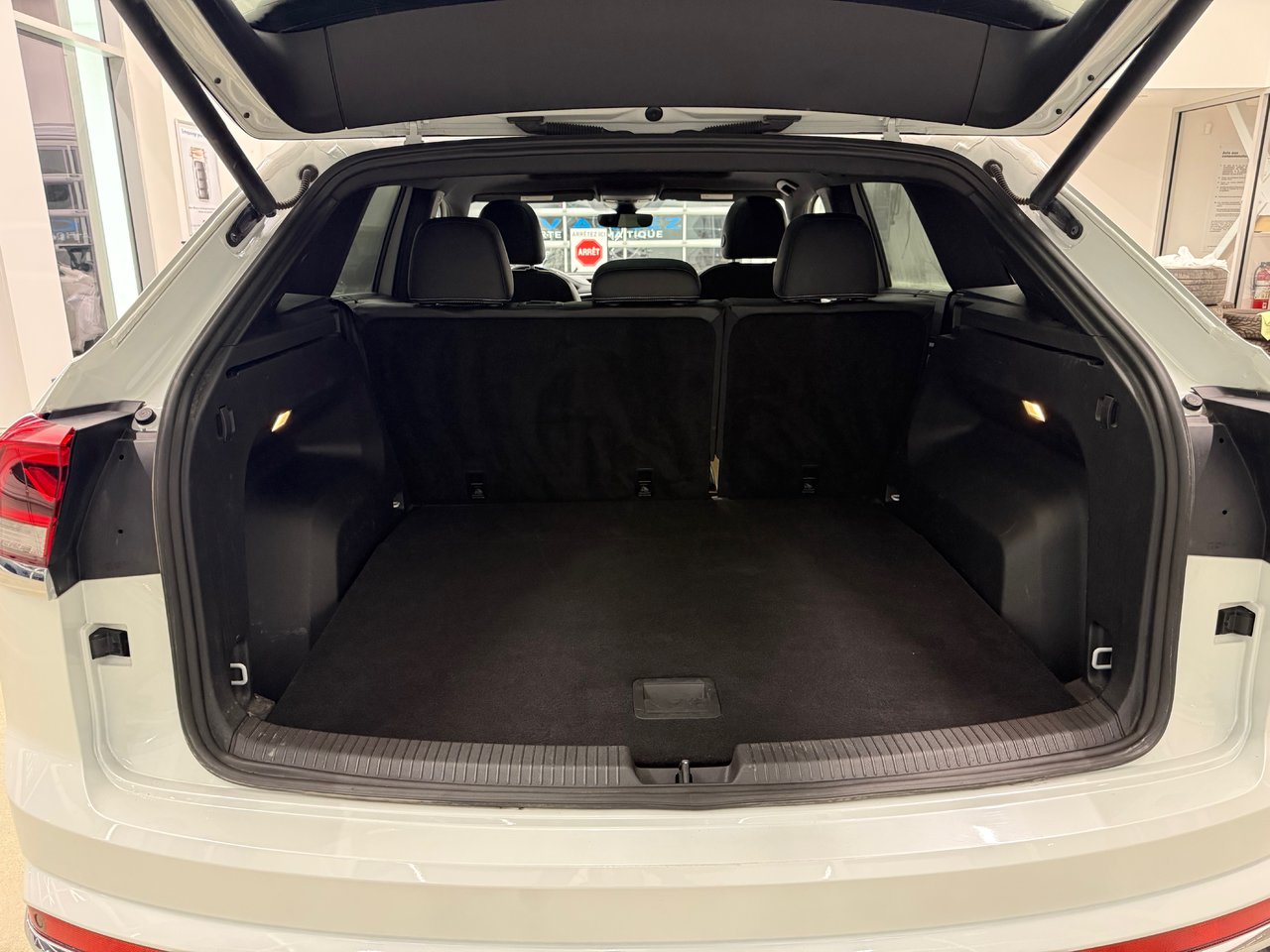 Volkswagen Atlas Cross Sport Execline INTERIEUR DE CUIR 2021 POSSIBILITÉ DE 3.99%