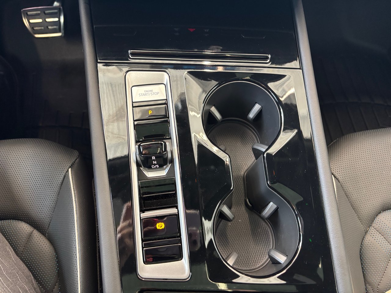 2024 Volkswagen Atlas Cross Sport EXECLINE DEMO SPECIAL