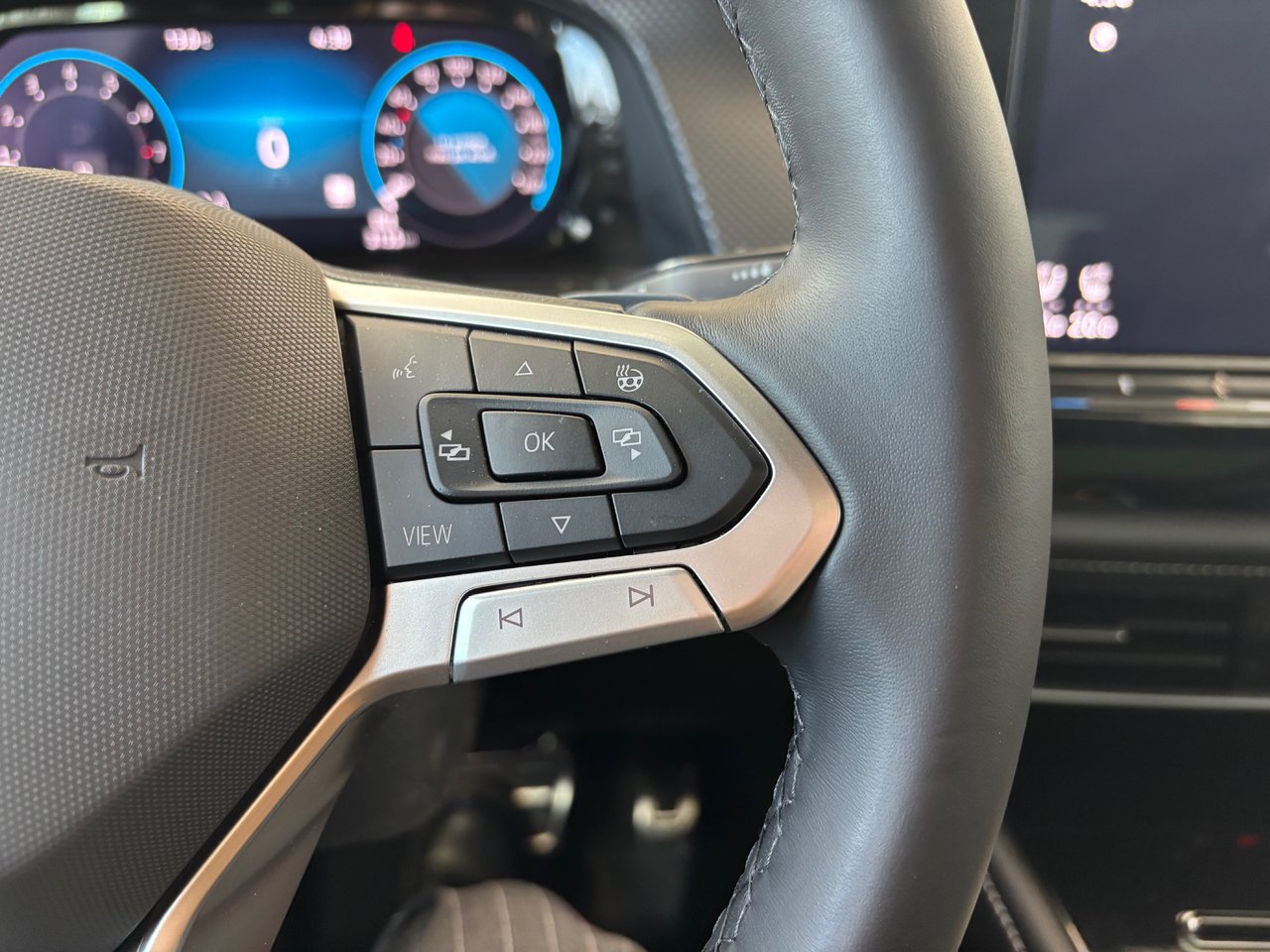 2024 Volkswagen Atlas Cross Sport EXECLINE DEMO SPECIAL