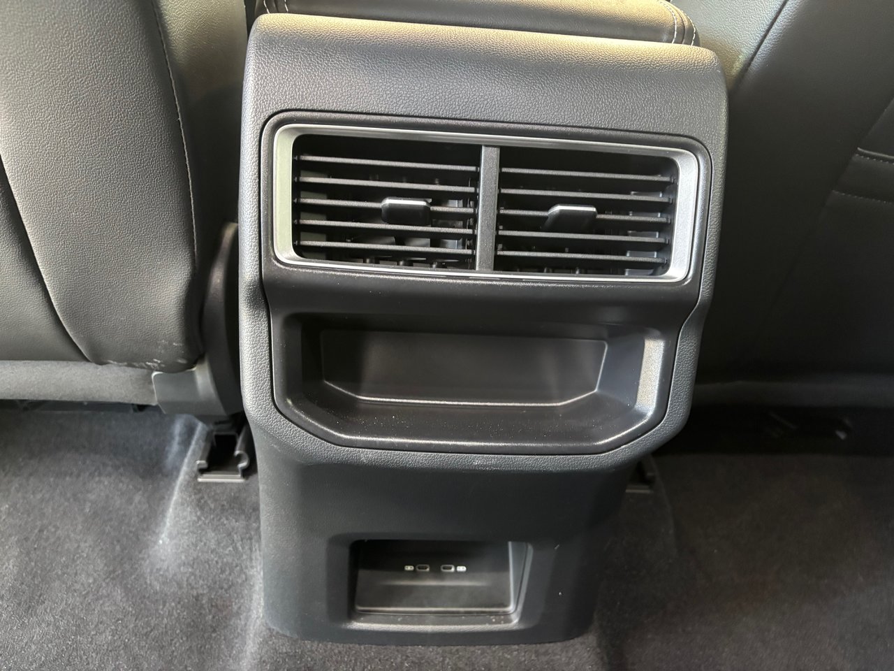 Volkswagen Atlas Cross Sport Comfortline SIMILI CUIR CARPLAY 2024 JAMAIS ACCIDENTÉ