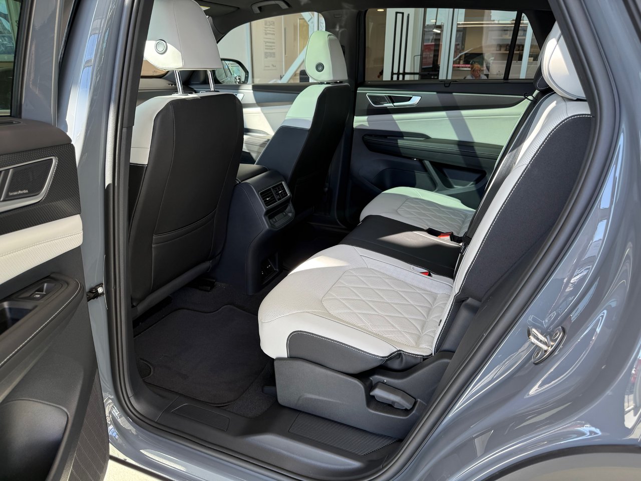 2025 Volkswagen Atlas Cross Sport Execline DEMO SPECIAL