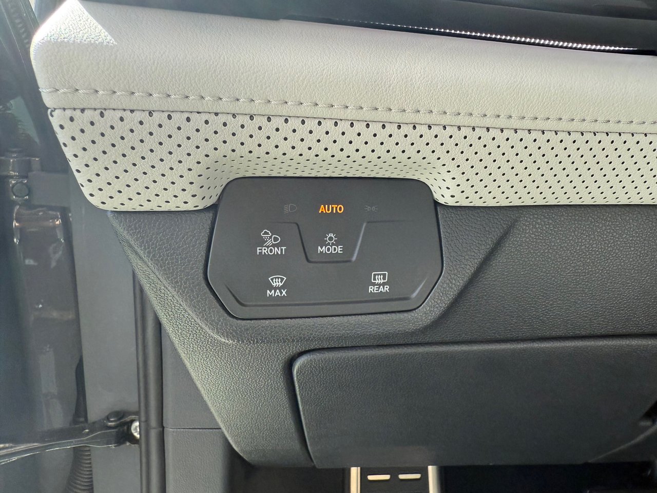 2025 Volkswagen Atlas Cross Sport Execline DEMO SPECIAL