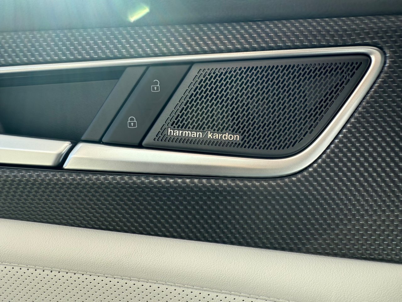 2025 Volkswagen Atlas Cross Sport Execline DEMO SPECIAL
